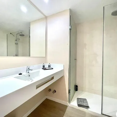 Pool View With Wifi, Terrace, Kitchen At 600m Cristianos *