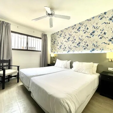 شقة Pool View With Wifi, Terrace, Kitchen At 600m Cristianos لوس كريستيانوس